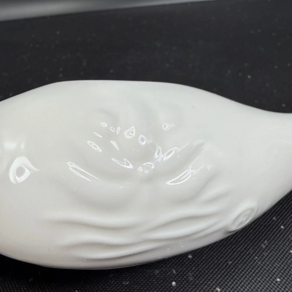 Himalayan Institute Varcho Veda Ceramic Neti Pot White Lotus‎ Flower Design 7in